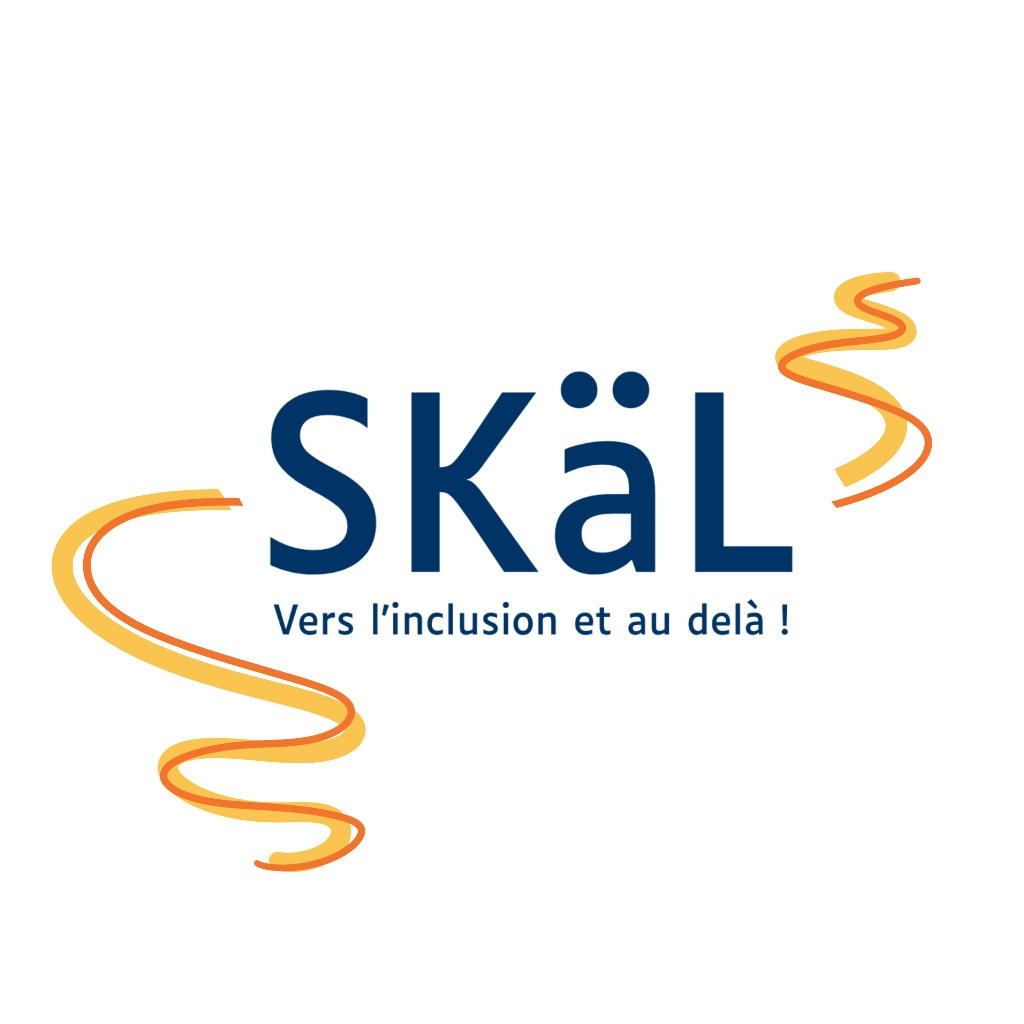 Logo SKäL avec un motif simple qui rappelle un chemin